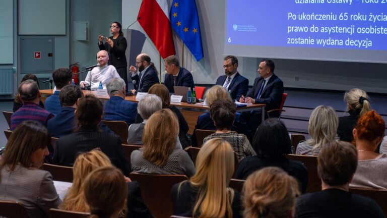 Projekt ustawy o asystencji osobistej przekazany do dalszych prac